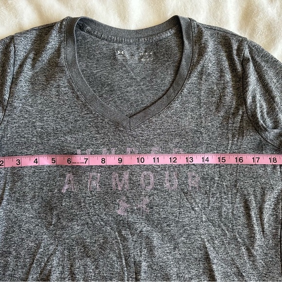 Under Armour HeatGear Short Sleeve V-Neck Loose Fit Shirt Women's Size M - Picture 6 of 8